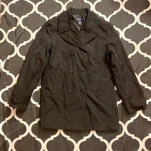 Women’s black Gap raincoat